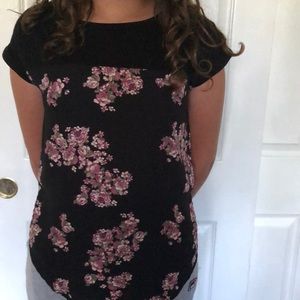 Floral top, extremely comfortable! 💕